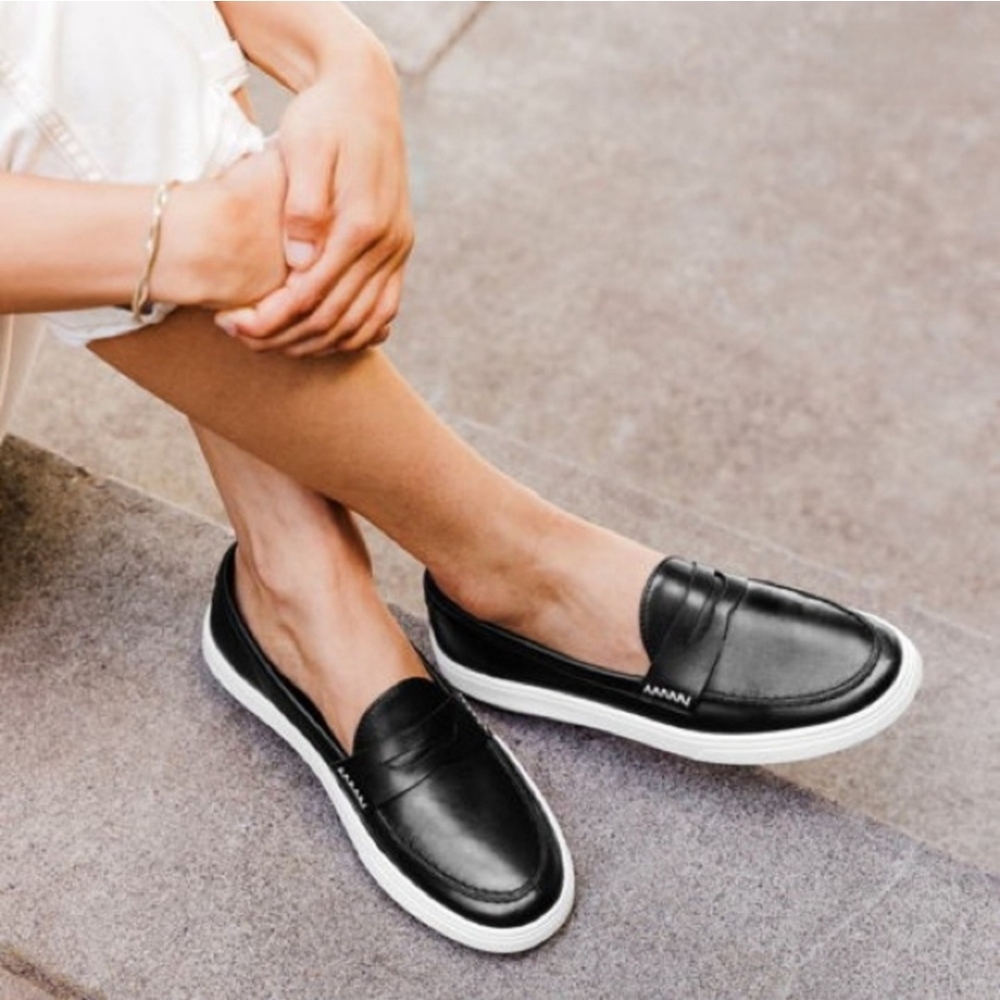 Portland Leather Boardwalk Penny Loafer In Black Size 11
